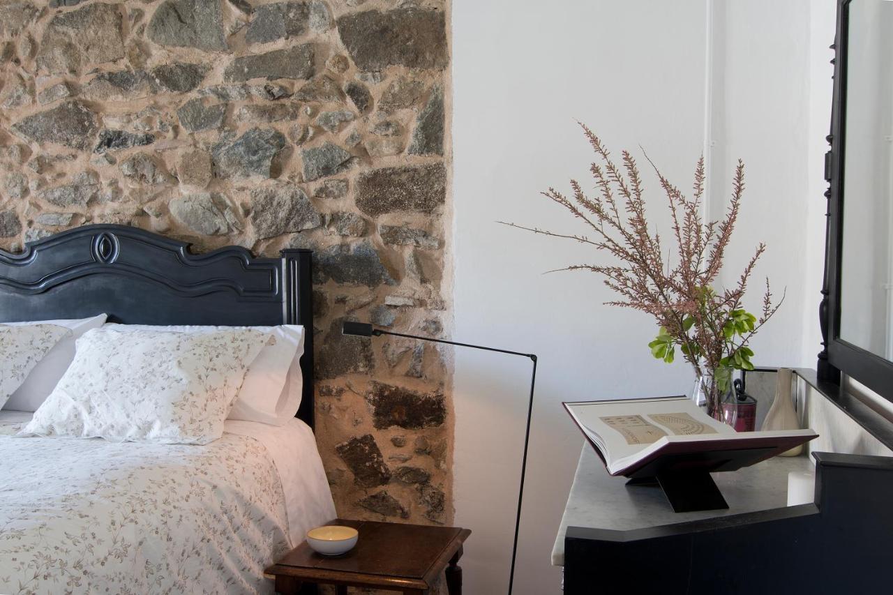 L'Hostatgeria Del Celler Apartment Porrera Bagian luar foto