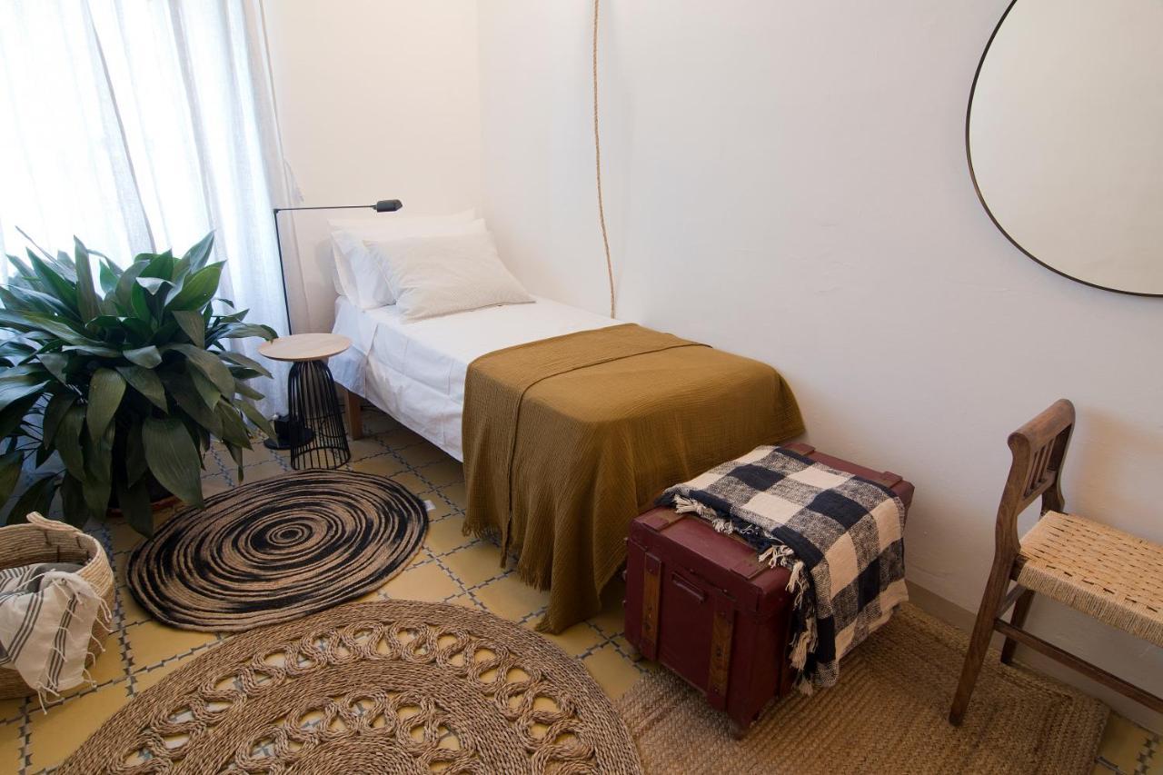 L'Hostatgeria Del Celler Apartment Porrera Bagian luar foto