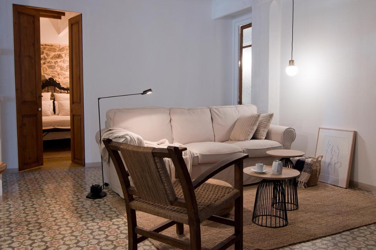 L'Hostatgeria Del Celler Apartment Porrera Bagian luar foto